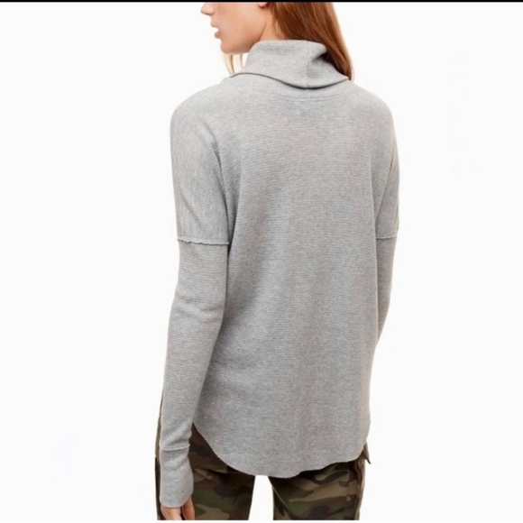 Aritzia TNA thermal cowlneck size XS - Picture 2 of 15